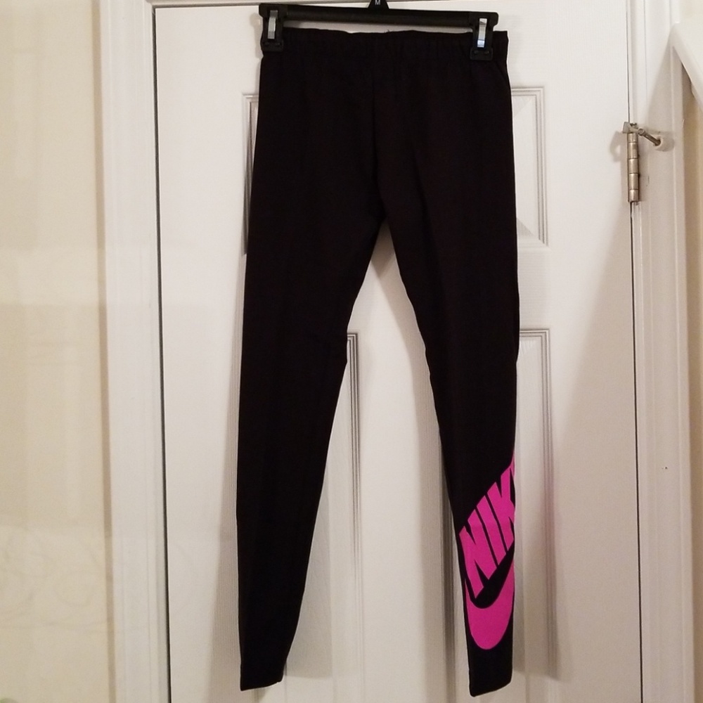 NWT! NIKE LEG A SEE LEGGINGS - Picture 2 of 7